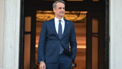 Κυβέρνηση-και-εκλογές:-Το-πολυπαραγοντικό-πρόβλημα,-ο-«μουντζούρης»-και-τα-μέτρα