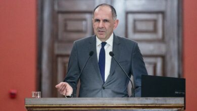 «Καρφιά»-Γεραπετρίτη-σε-Σαμαρά-που-«στρεβλώνει-την-αλήθεια»