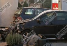 Αυτοκίνητο-κατέληξε-σε-κατάστημα-μετά-από-σφοδρή-σύγκρουση-στη-Λεωφόρο-Μαραθώνος