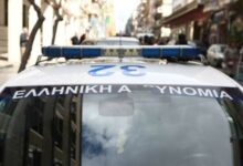 Συνελήφθη-αστυνομικός-με-παράνομα-όπλα-και-8.000-ευρώ-στη-λεωφόρο-Βουλιαγμένης