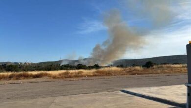 Φωτιά-τώρα-κοντά-στην-Ιερά-Μονή-Θεοσκέπαστης-στην-Κερατέα,-σηκώθηκαν-τρία-ελικόπτερα