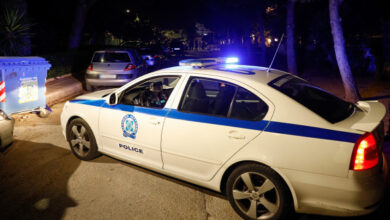 Θρίλερ-στα-Εξάρχεια:-Νεκρός-άνδρας-από-πυροβολισμούς-στη-μέση-του-δρόμου
