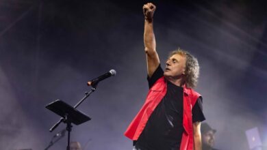 Ο-Βασίλης-Παπακωνσταντίνου-ετοιμάζει-μια-μεγάλη-συναυλία-στο-Θέατρο-Λυκαβηττού