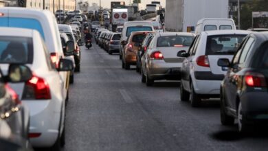 Φωτιά-σε-διάζωμα-στη-Λεωφόρο-Κηφισού,-καθυστερήσεις-και-στα-δύο-ρεύματα-κυκλοφορίας
