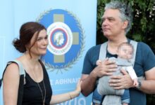 Αλεξάνδρα-Αϊδίνη:-Η-πρώτη-δημόσια-εμφάνιση-με-τον-σύντροφό-της-και-την-τριών-μηνών-κόρη-τους