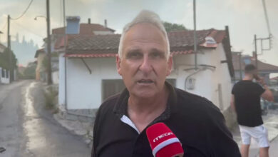 «Η-φωτιά-έχει-φτάσει-μέσα-στο-χωριό,-λίγα-μέτρα-από-τα-σπίτια»,-λέει-ο-αντιδήμαρχος-στο-Δερβένι