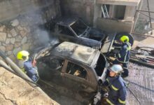 Αναστάτωση-στα-Χανιά:-Δύο-σταθμευμένα-ΙΧ-τυλίχθηκαν-στις-φλόγες,-δείτε-εικόνες