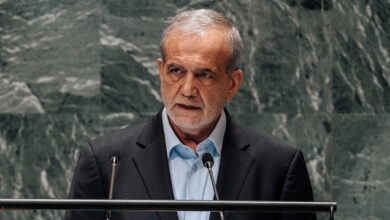 Ιράν:-«Ούτε-πόλεμος,-ούτε-ειρήνη»:-Γιατί-ο-Πεζεσκιάν-πιέζει-τώρα-για-συμφωνία-με-τις-ΗΠΑ