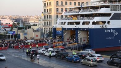 Δεκαπενταύγουστος:-73-αναχωρήσεις-με-21.893-επιβάτες-από-τον-Πειραιά