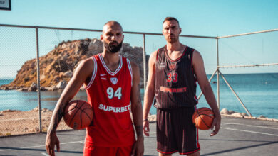 Οι-νέες-ρετρό-φανέλες-του-Ολυμπιακού-τρέλαναν-τον-Φουρνιέ-και-«έριξαν»-το-ηλεκτρονικό-κατάστημα