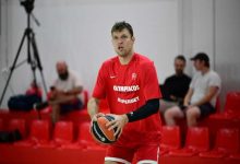 Ολυμπιακός:-Εκτός-λόγω-ενοχλήσεων-στον-αγώνα-για-το-παιχνίδι-με-τη-Φενέρ-ο-Βεζένκοφ