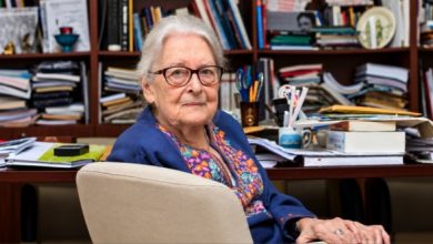 Πέθανε-η-Ιωάννα-Κουτσουράδη,-κορυφαία-Ελληνίδα-φιλόσοφος-της-Κωνσταντινούπολης