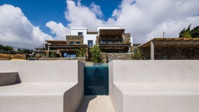 Μια-πέτρινη-κατοικία-στην-Τήνο-που-τιμά-το-καλοκαίρι
